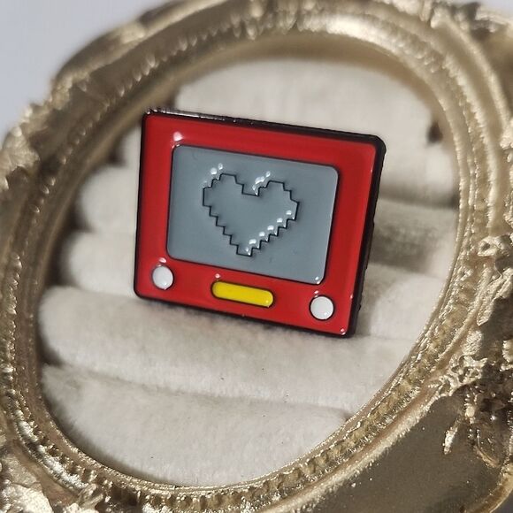 No Brand Jewelry - Red and Gray Heart Pin Etch A Sketch